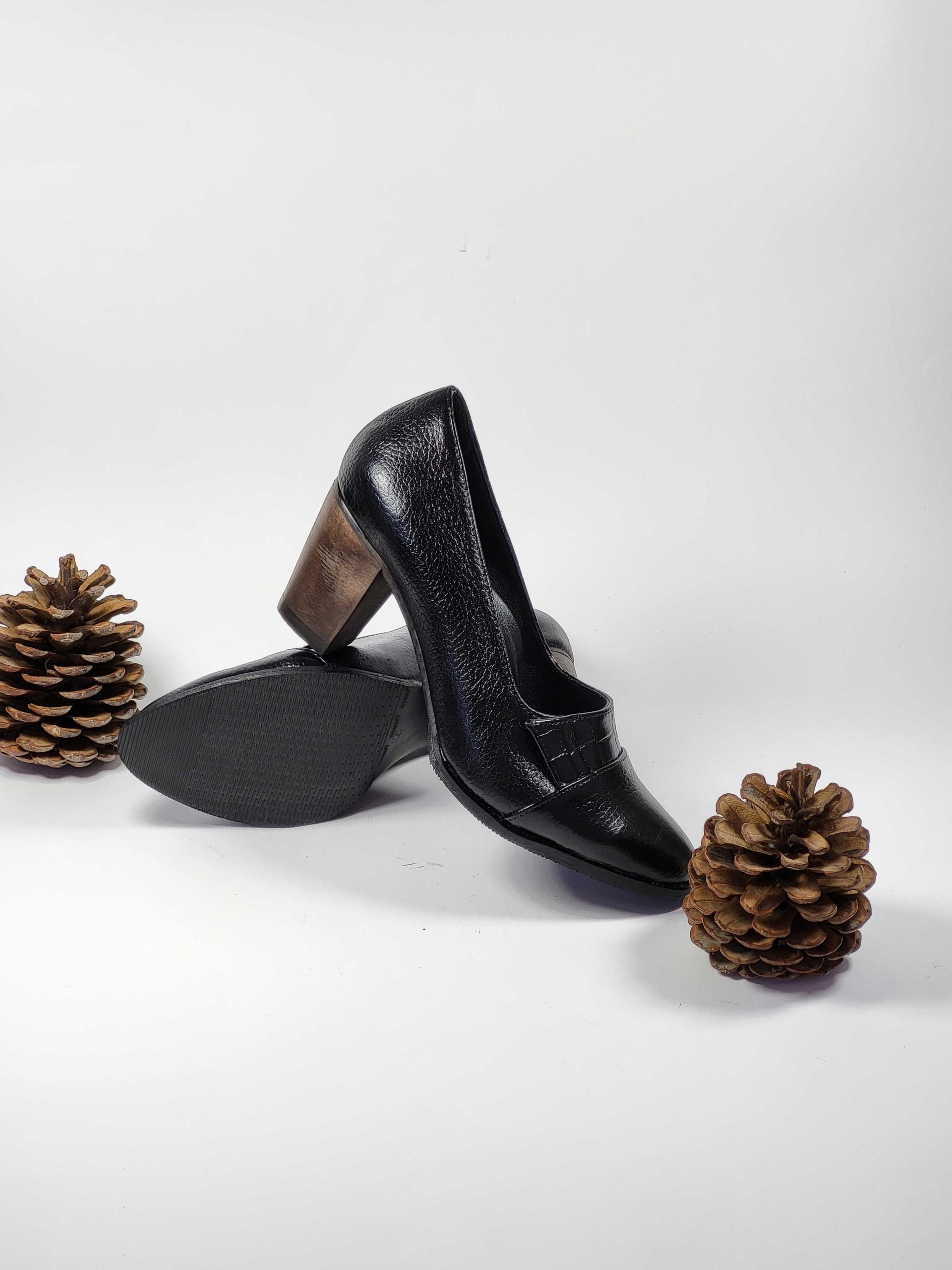 تصویر کفش پاشنه دار تمام چرم گاوی زنانه مدل میترا کد038 